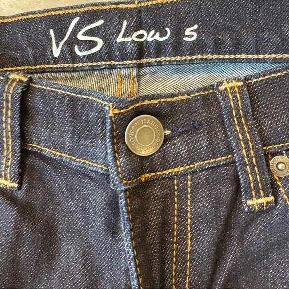 VS Low Rise 5 Flare Dark Denim Jeans Wmn’s Sz 4 Victoria’s Secret - Picture 3 of 10